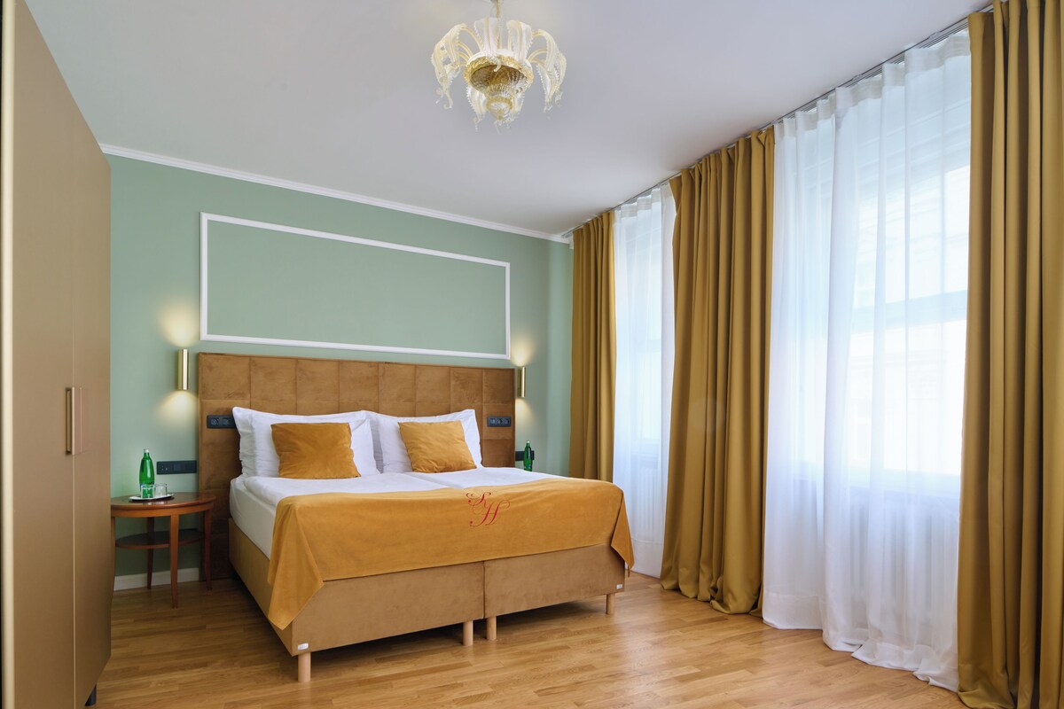 Superior Double or Twin Room | In-room safe, blackout drapes, iron/ironing board, WiFi (free)