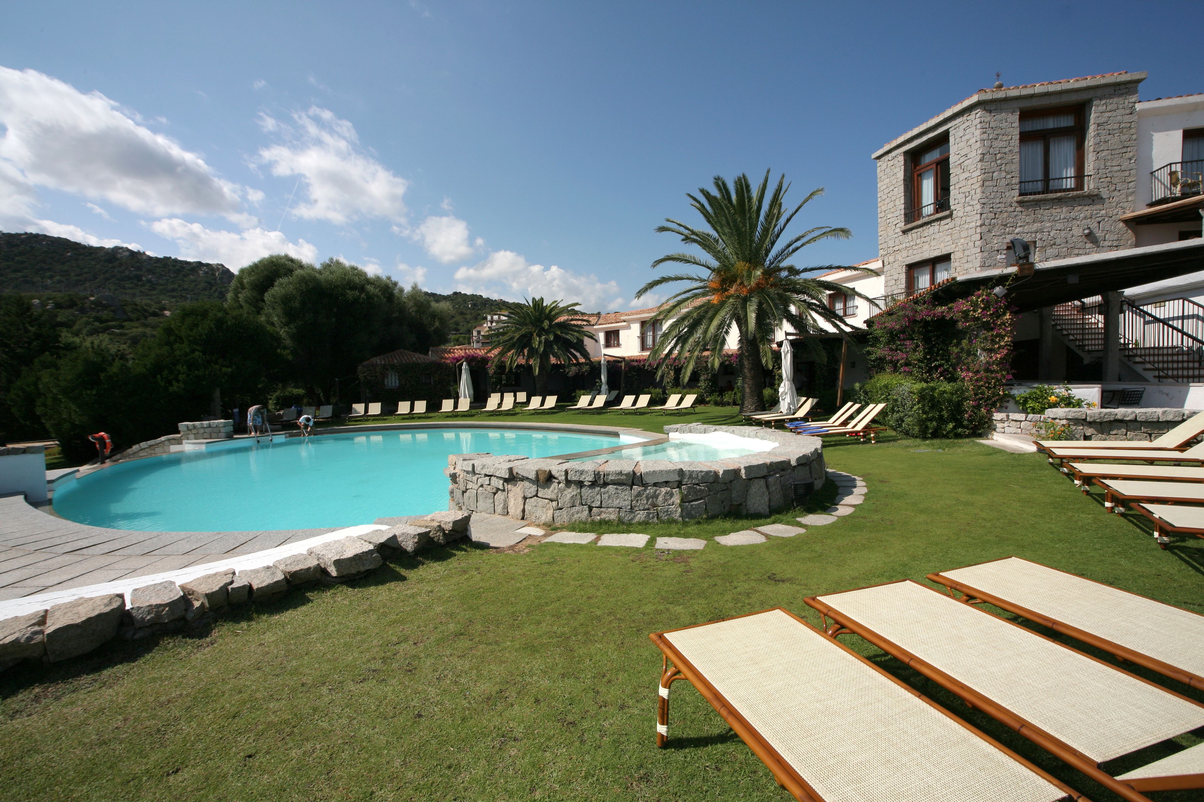 outdoor pool, pool umbrellas