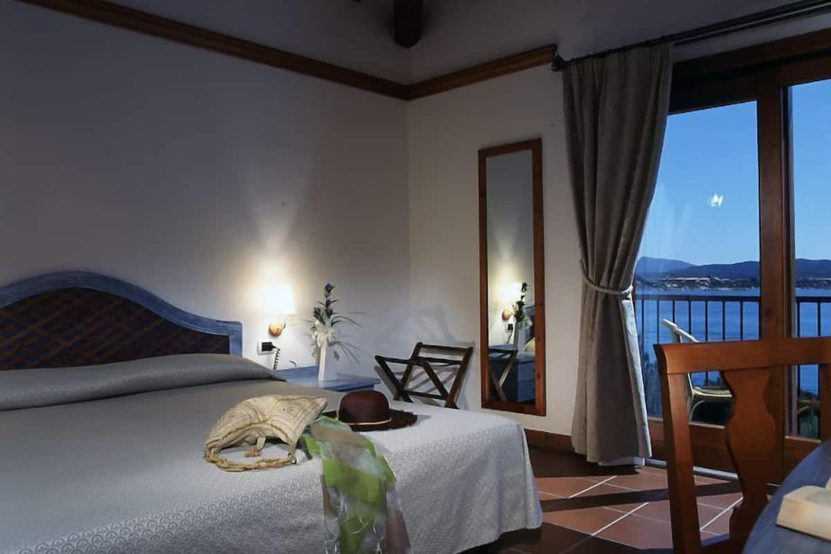 minibar, in-room safe, desk, cots/infant beds