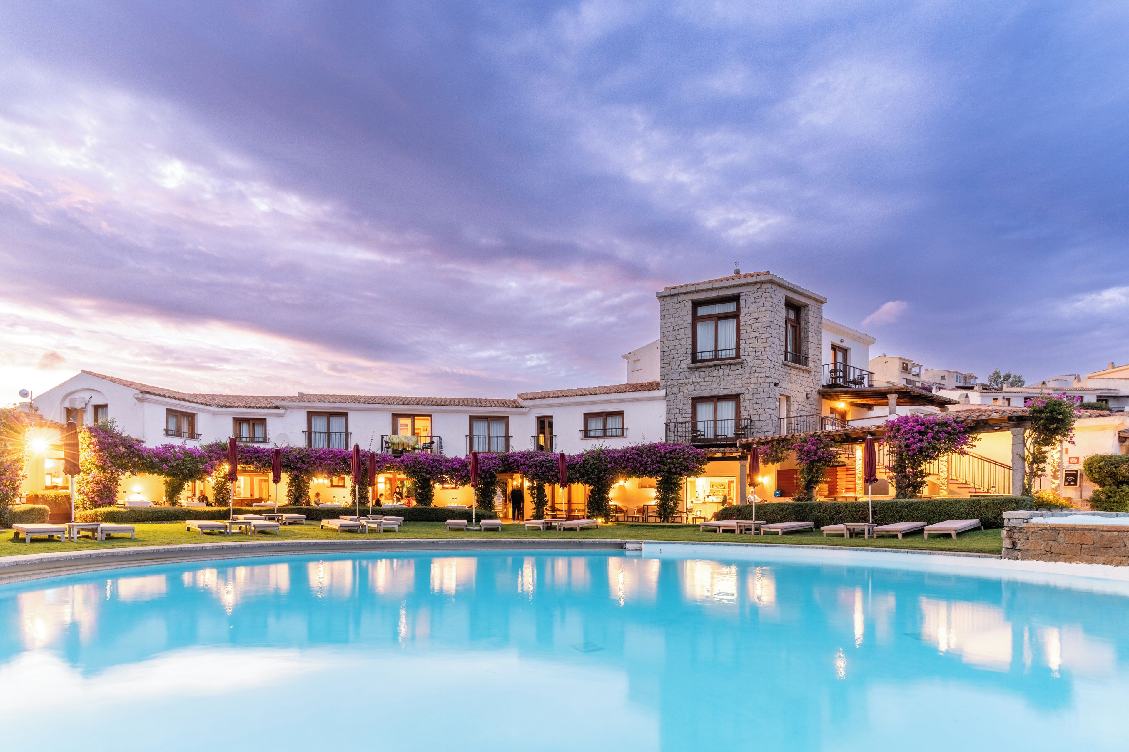 Outdoor pool, pool umbrellas