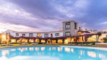 Outdoor pool, pool umbrellas