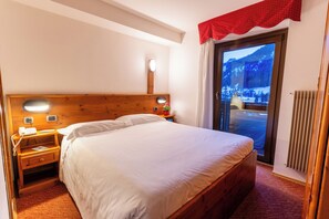 Camera Doppia Comfort | Escritorio, wifi gratis y ropa de cama 