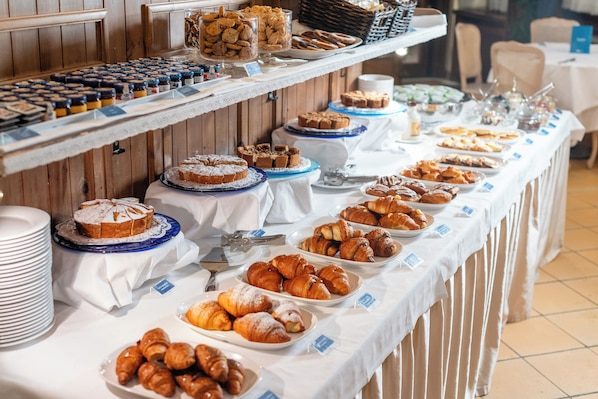 Daily continental breakfast for a fee