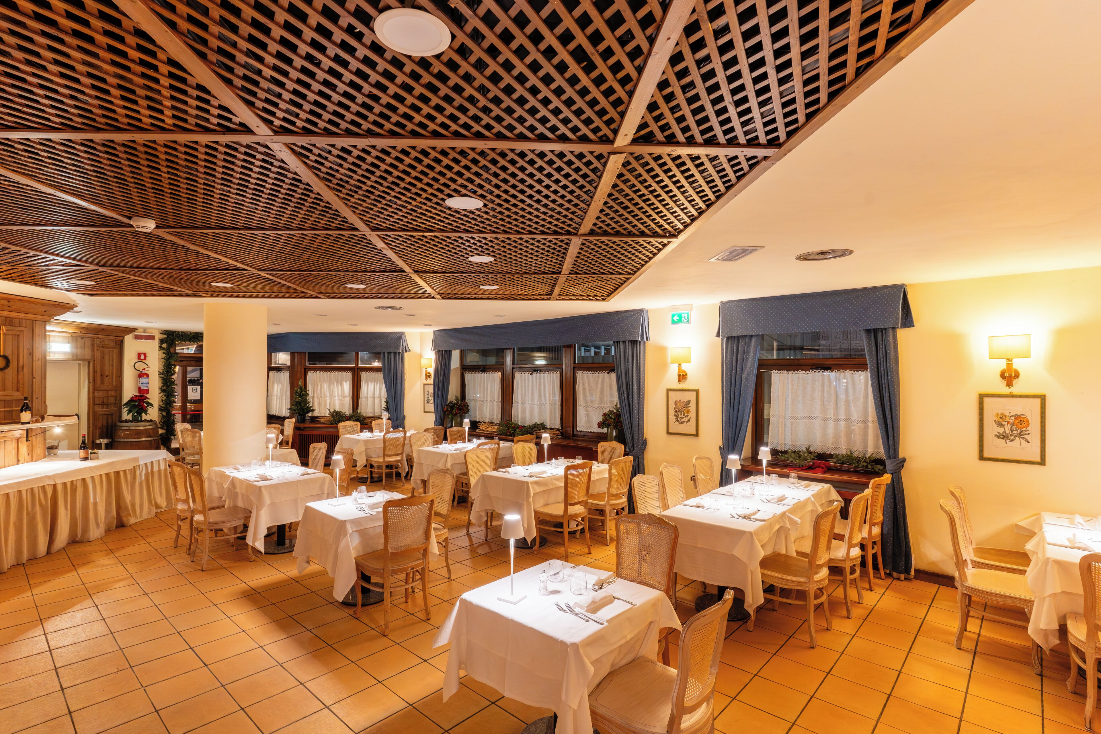 Petit déjeuner, déjeuner et dîner servis sur place