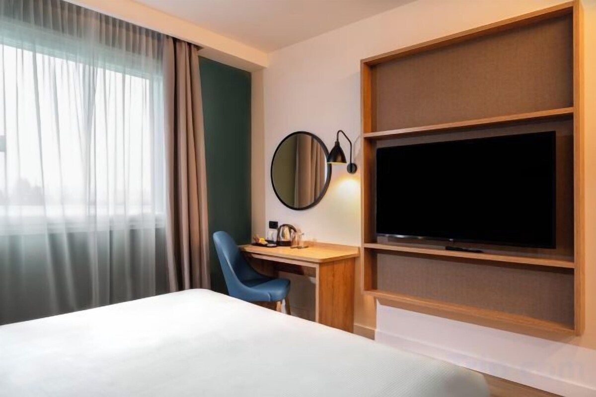 Down duvets, minibar, in-room safe, desk