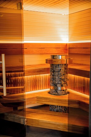 Suite | Salle de bain | Douche, douche à « effet pluie », articles de toilette gratuits
