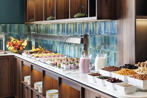 Daily buffet breakfast for a fee - Doubletree by Hilton Ljubljana (Ljubljana)