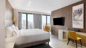 Standardzimmer, 1 King-Bett | Minibar, Zimmersafe, Schreibtisch, laptopgeeigneter Arbeitsplatz