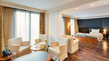 Suite | 1 habitación, minibar y caja de seguridad en la habitación