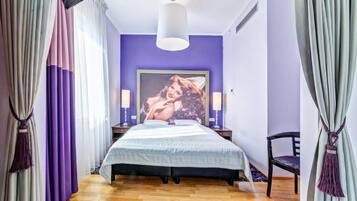 Deluxe-Apartment | Allergikerbettwaren, Zimmersafe, Schreibtisch