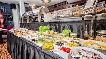 Colazione a buffet a pagamento, servita tutte le mattine 