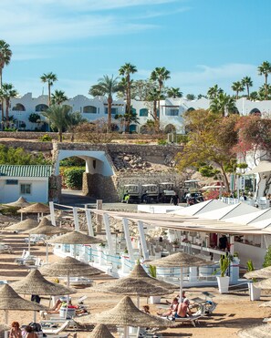 Private beach, sun-loungers, beach umbrellas, beach towels - Domina Aquamarine Resort (Sharm El Sheikh)