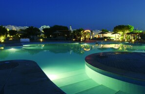 Indoor pool, 2 outdoor pools, pool umbrellas