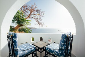 Minibar, coffres-forts dans les chambres, rideaux occultants