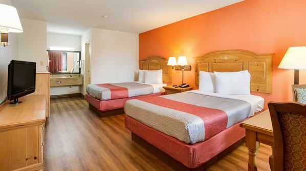 書桌、免費無線上網、床單