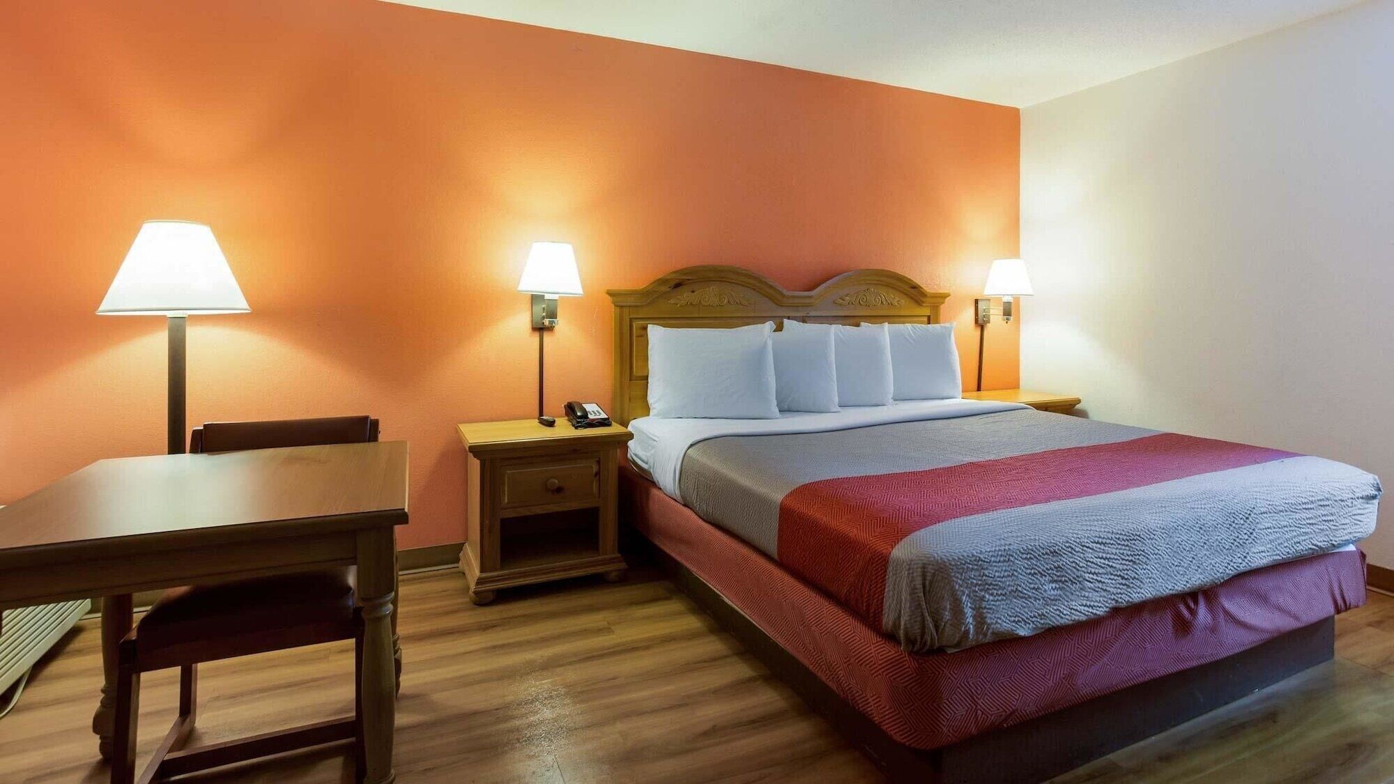 Desk, free WiFi, bed sheets