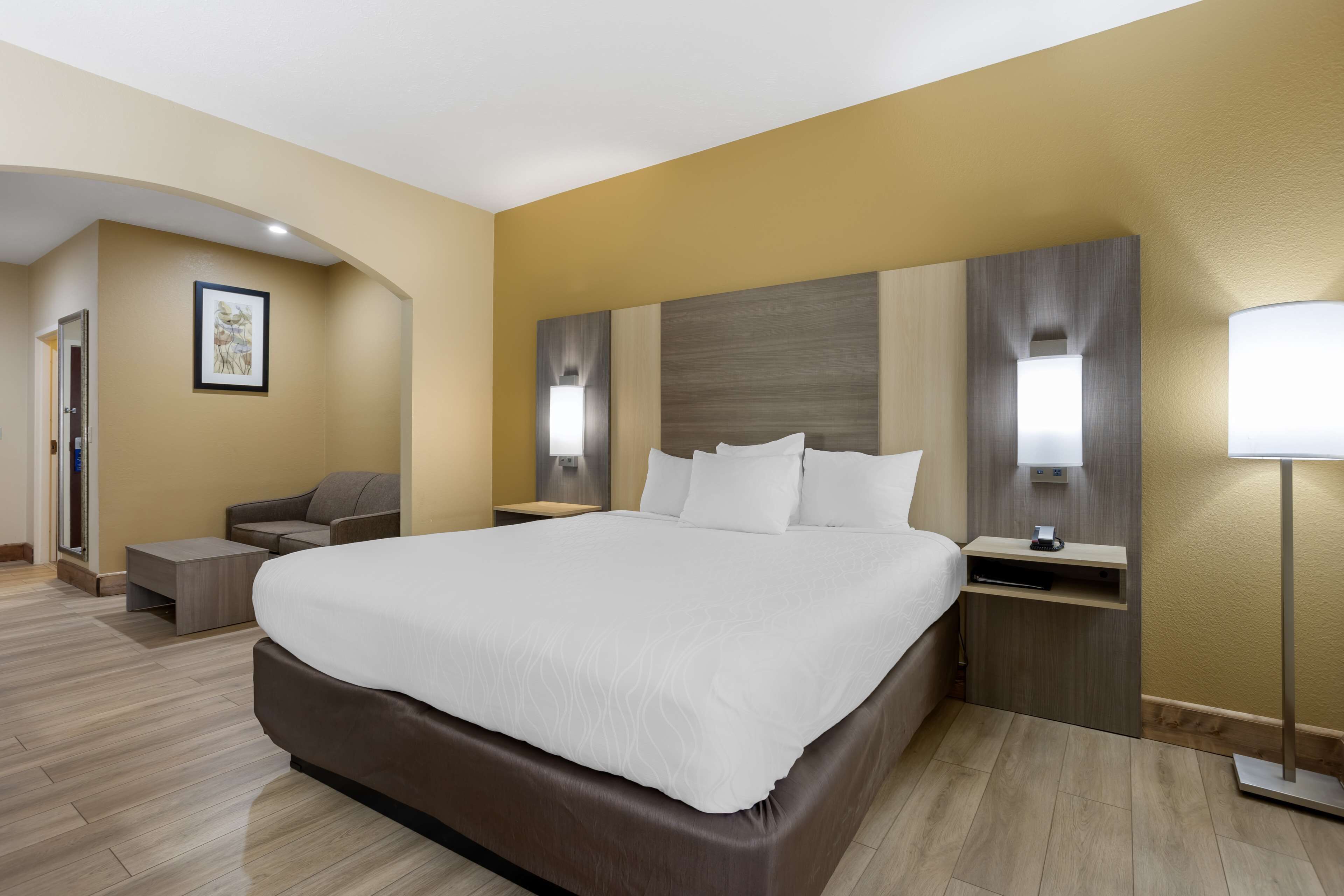 suite, 1 king bed, non smoking, refrigerator & microwave | 1 bedroom, pillow-top beds, desk, blackout curtains