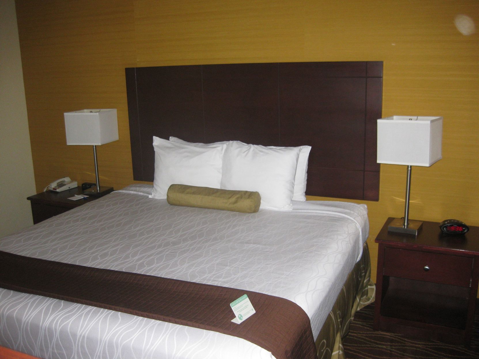1 bedroom, pillow-top beds, desk, blackout curtains
