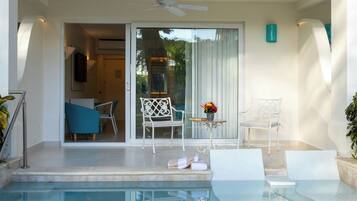 Tropicana Premium King Bed with Plunge Pool | Premium bedding, minibar, in-room safe, individually decorated