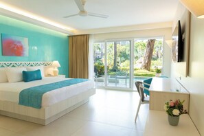 Chambre Double Standard, 1 très grand lit, piscine privée | Vue sur le jardin