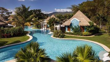 4 piscines extérieures