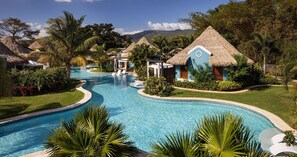 4 piscinas al aire libre