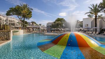 Indoor pool, 4 outdoor pools, sun loungers