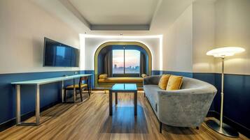 Junior Suite | In-room safe, desk, blackout drapes, free WiFi