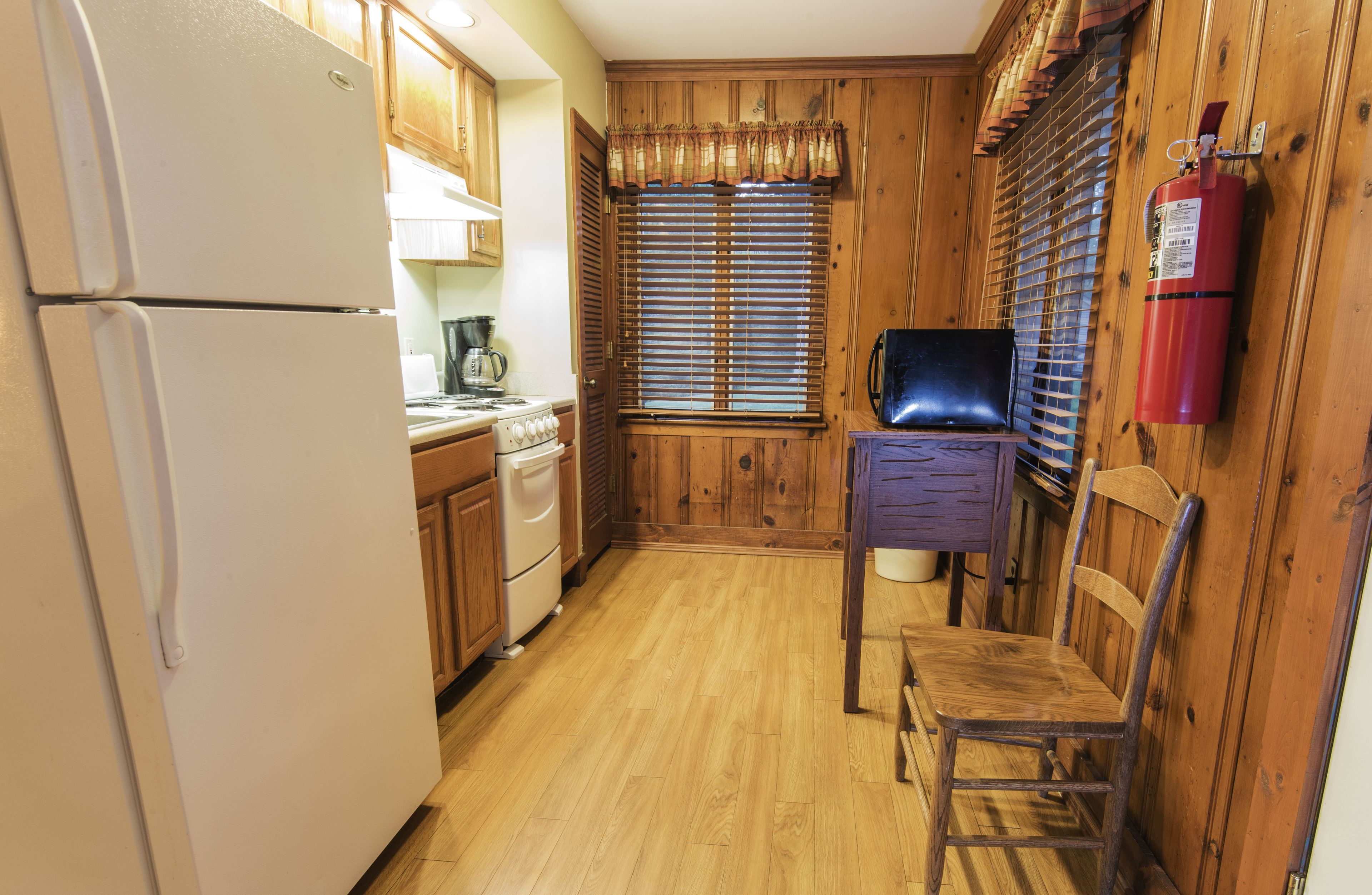 microwave, coffee/tea maker