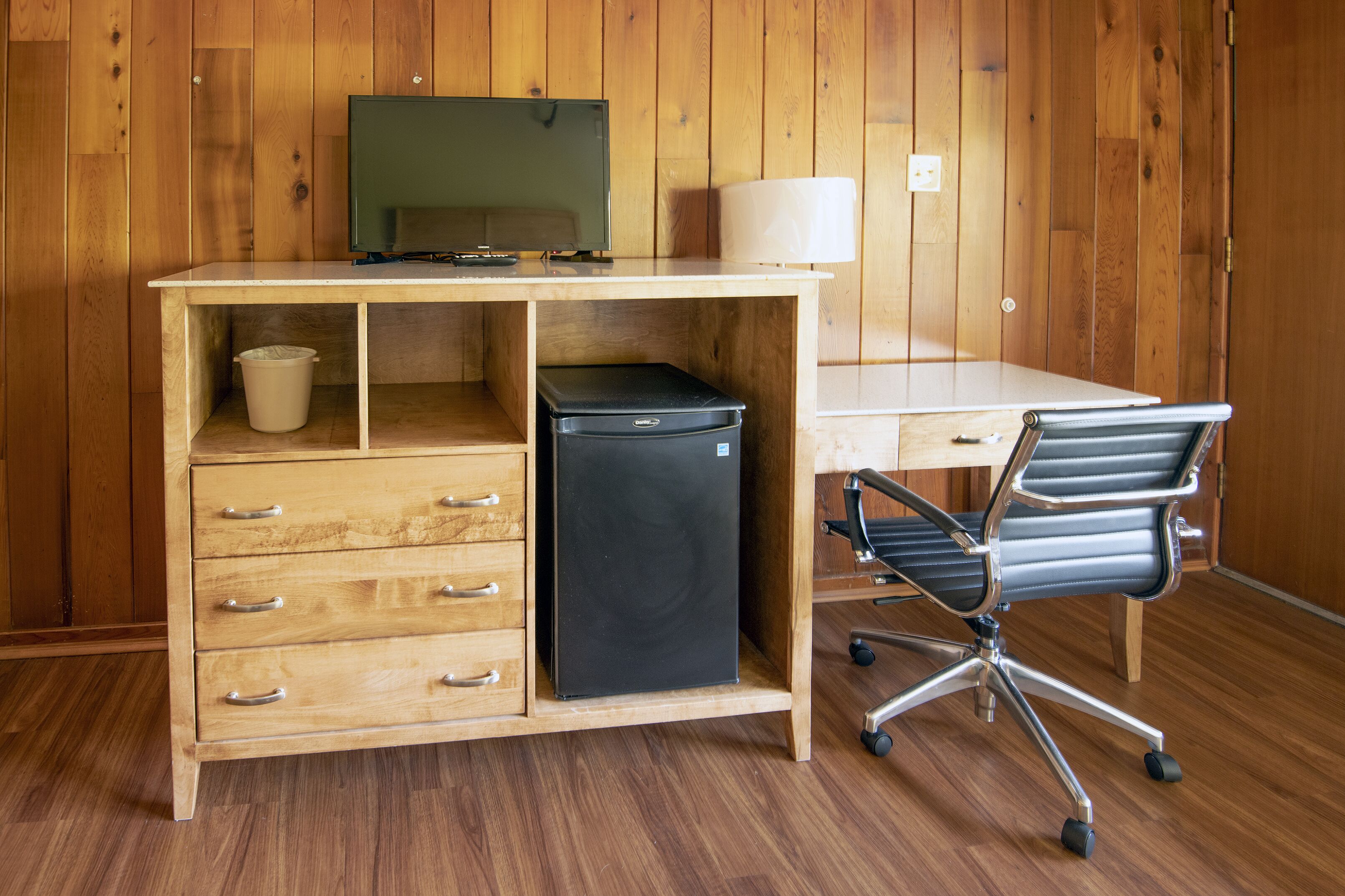 room, 2 queen beds (lodge) | 3 bedrooms, iron/ironing board, wifi, bed sheets