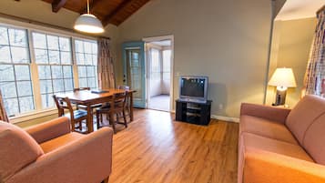 Cottage, 1 Bedroom | Living area