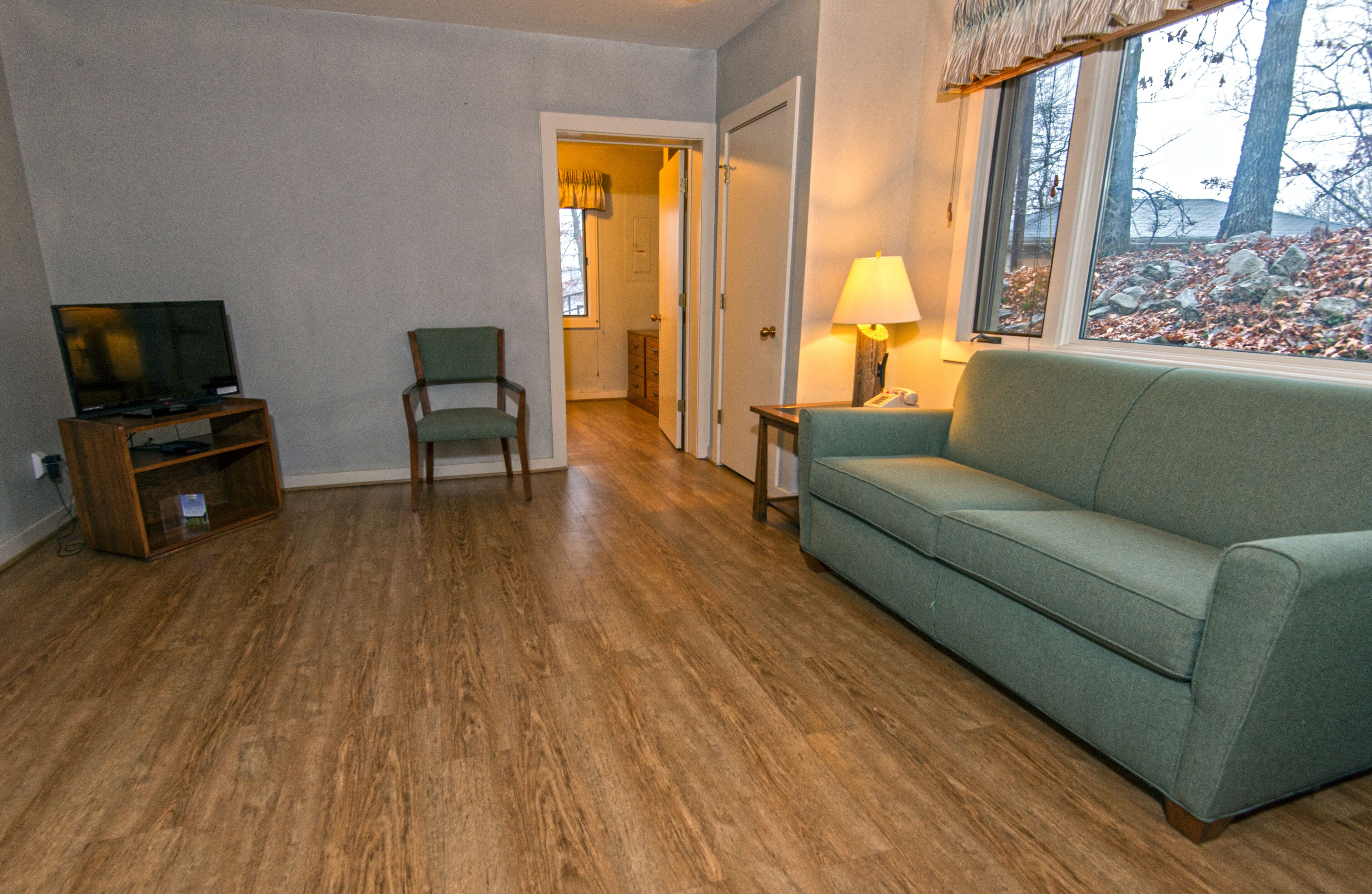 cottage, 1 bedroom | living room | flat-screen tv