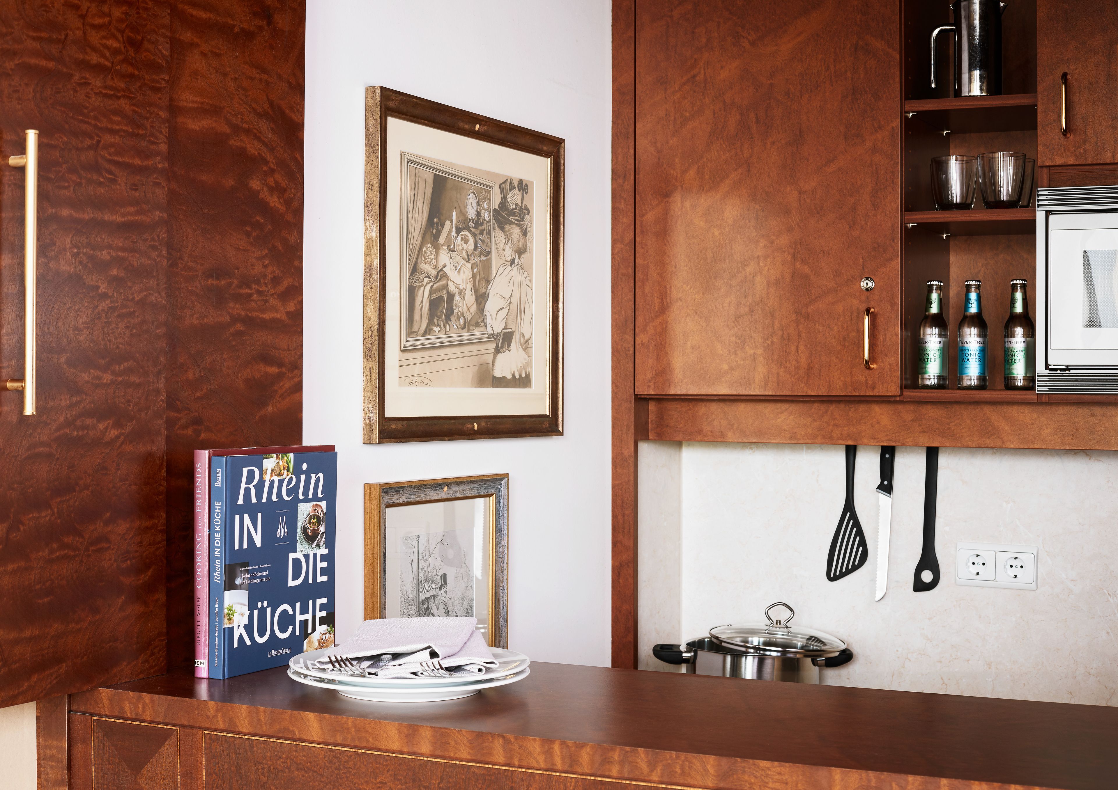 espresso maker, coffee/tea maker, electric kettle