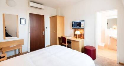 Central City Hotel Rochat