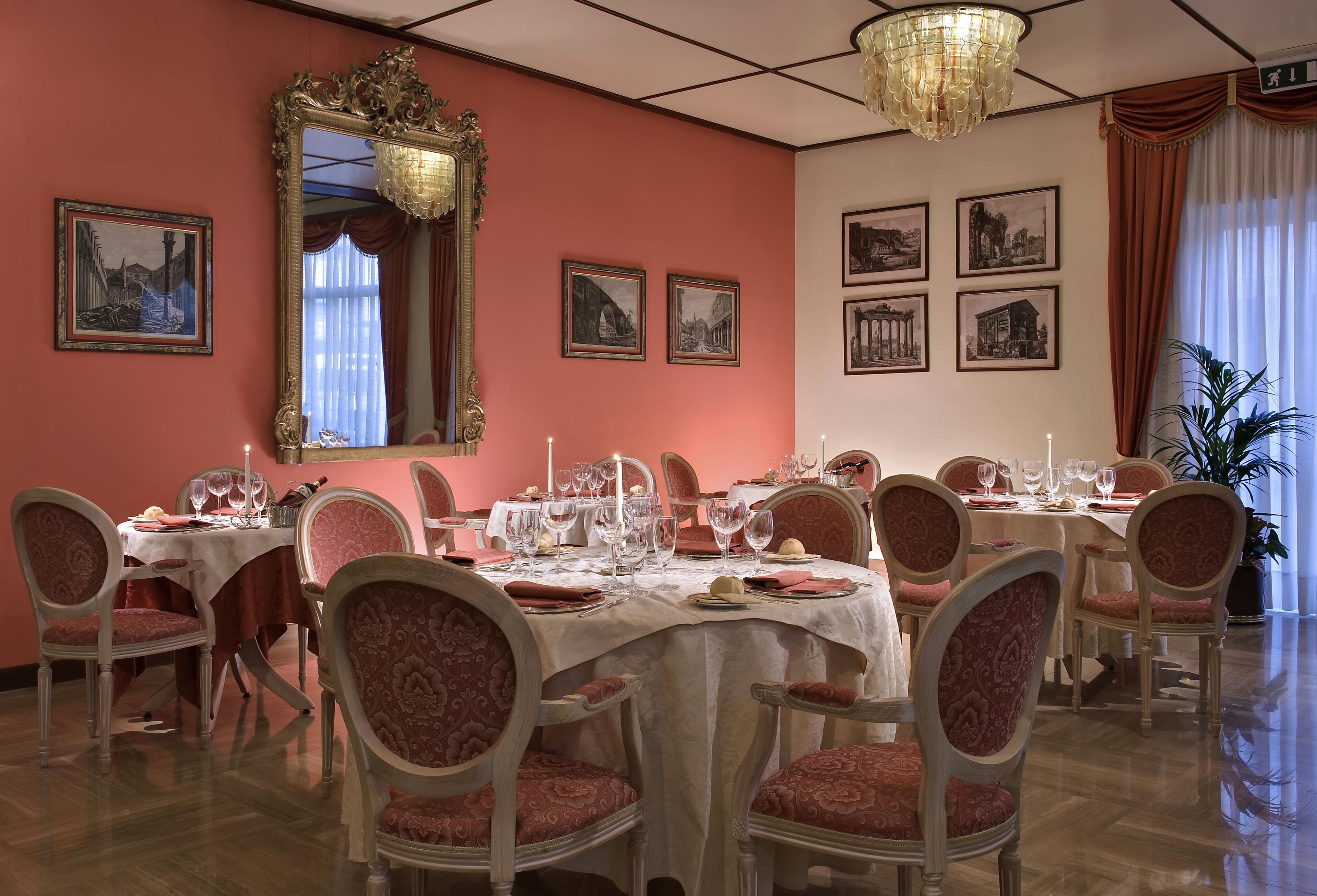 Photo - Hotel Bristol Buja