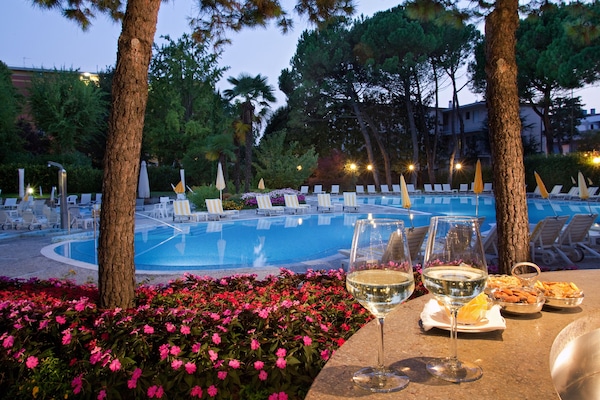 Poolside bar