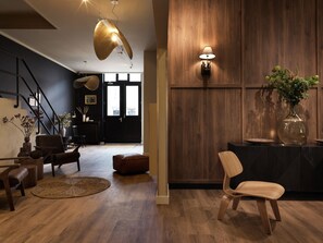 Lobby sitting area - Townhouse Apartments (Maastricht)