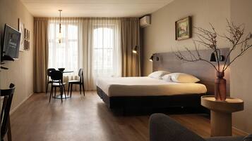 1 bedroom, premium bedding, minibar, desk