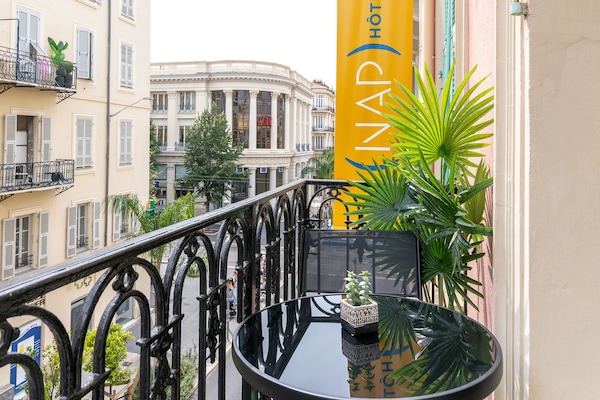 Superior Double Room | In-room safe, desk, free WiFi, bed sheets