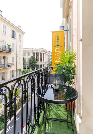 Superior Double Room | In-room safe, desk, free WiFi, bed sheets