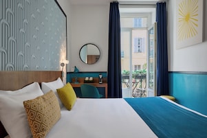 Quarto casal superior | Cofres nos quartos, escrivaninha, Wi-Fi de cortesia, roupa de cama