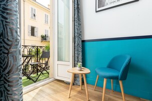 Caja de seguridad en la habitación, escritorio y wifi gratis 