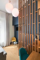 Familienzimmer, 1 Doppelbett und Schlafsofa | Zimmersafe, Schreibtisch, kostenloses WLAN, Bettwäsche