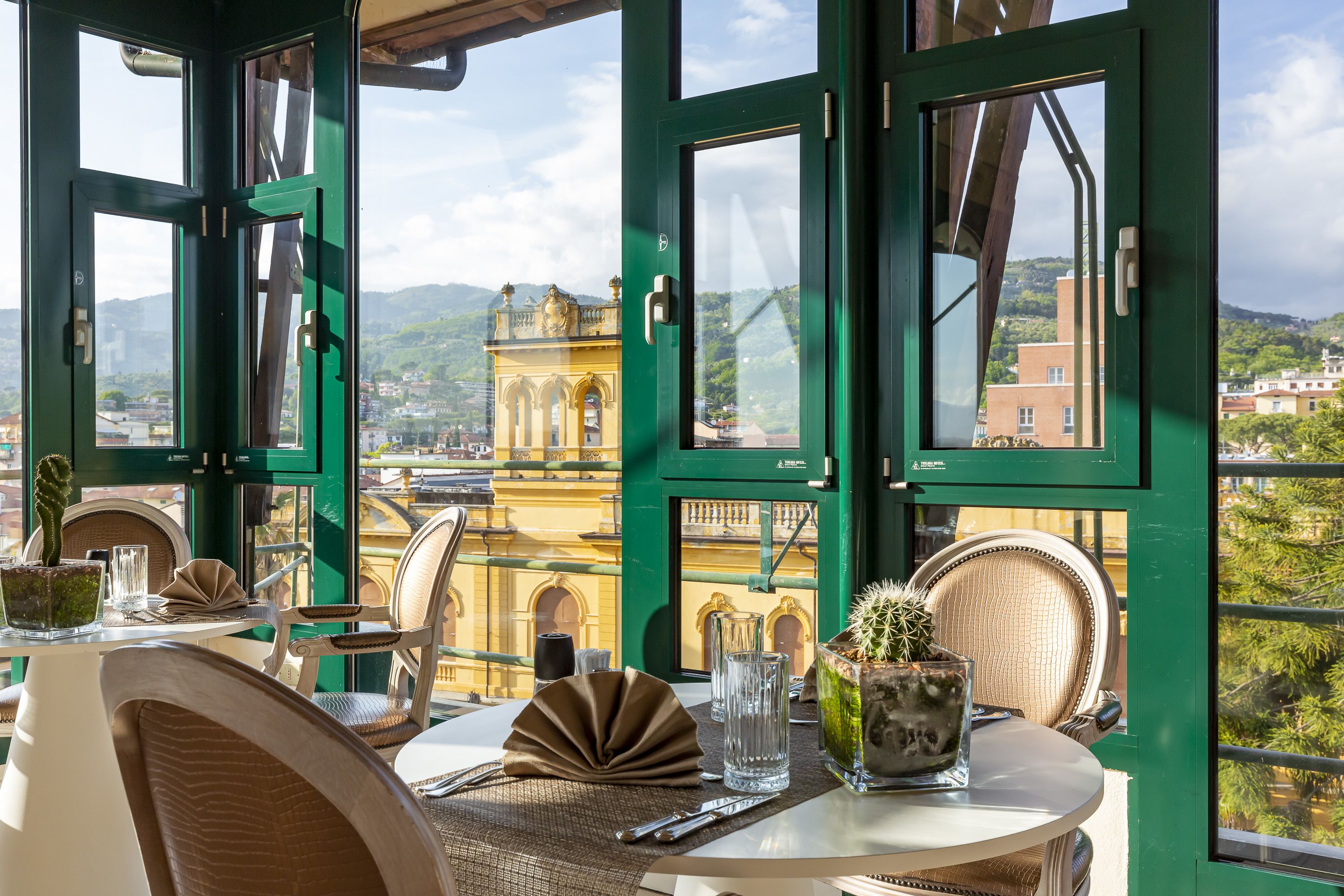 ランチ、ディナーに営業 (郷土料理)