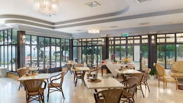 Desayuno buffet incluido todos los días