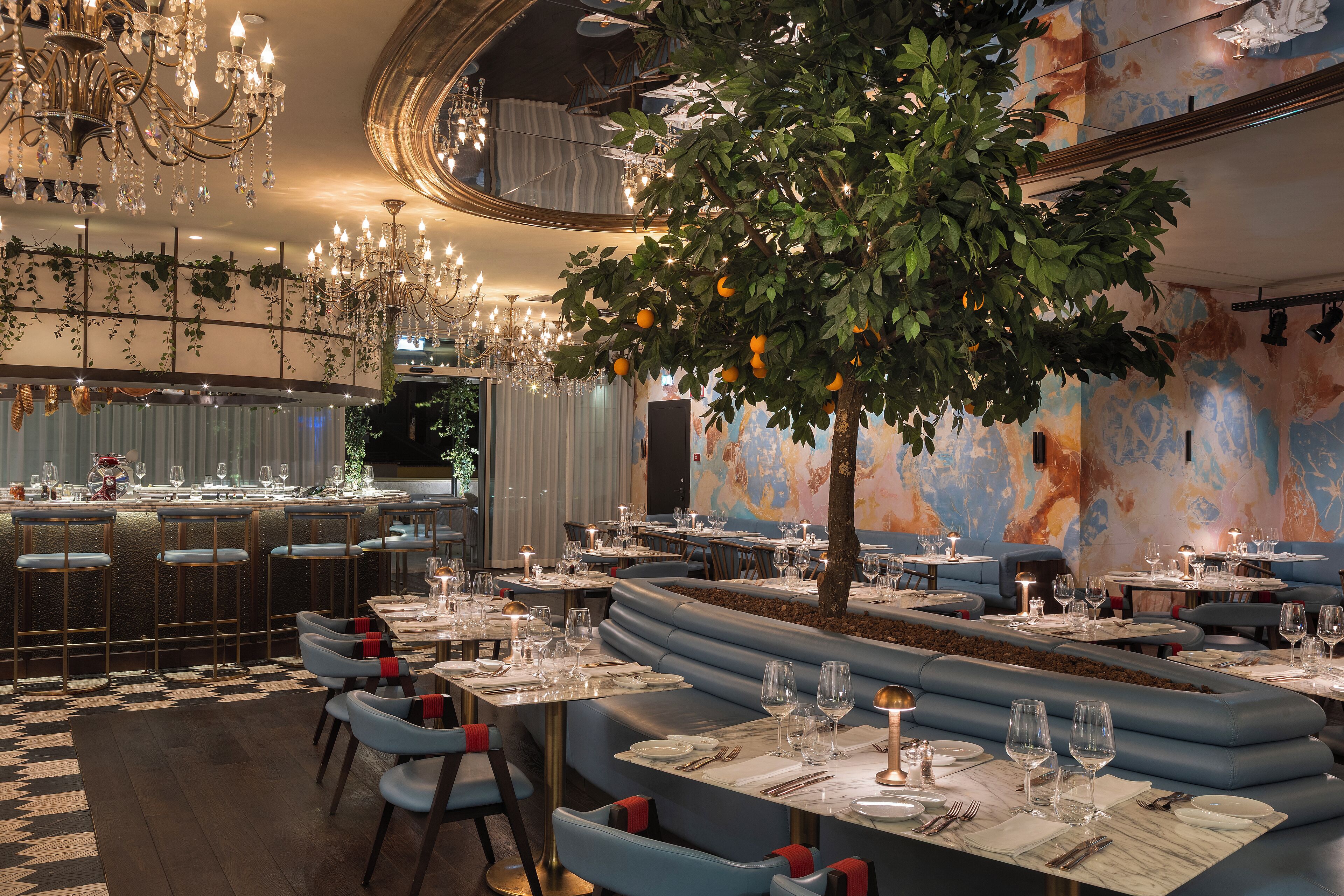 2 restaurants, breakfast, lunch, dinner served; italian cuisine