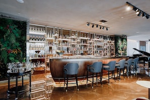 2 bars/lounges, rooftop bar - EPIC SANA Marques Hotel (Lisbon)