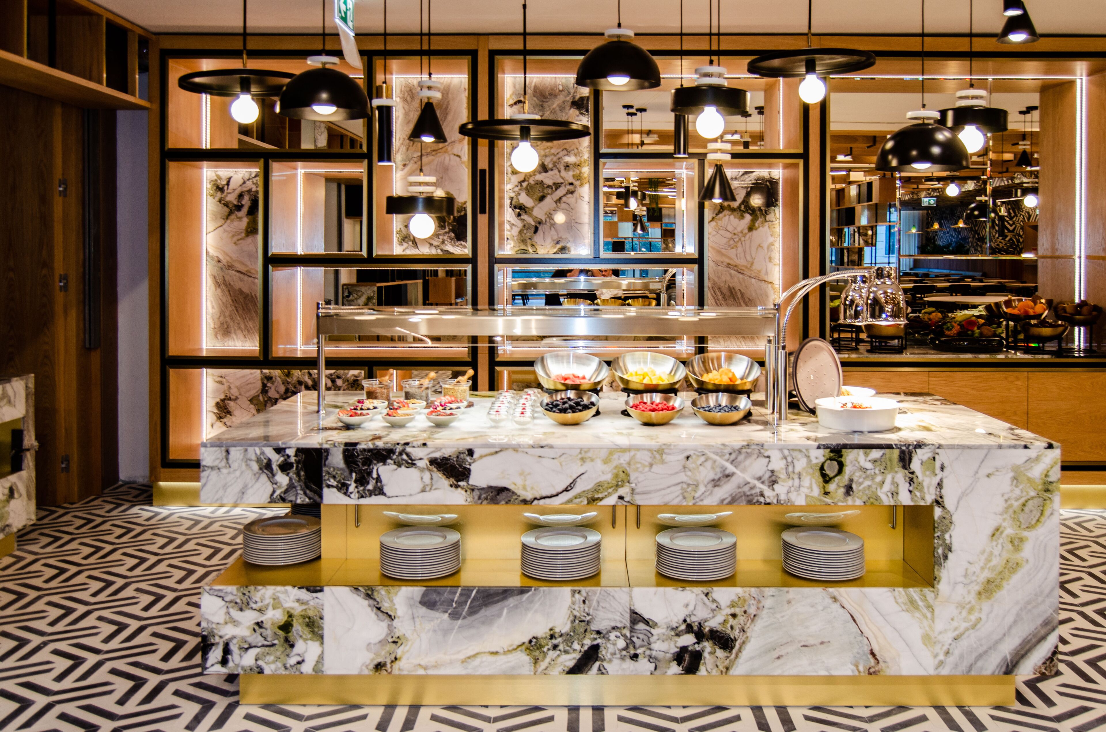 Café da manhã com buffet todos os dias (EUR 26 por pessoa) 