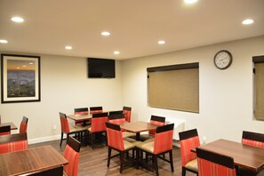 Free daily buffet breakfast - Comfort Inn & Suites Moreno Valley near March Air Reserve Base (Moreno Valley)