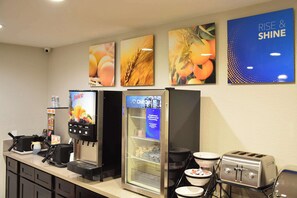 Free daily buffet breakfast - Comfort Inn & Suites Moreno Valley near March Air Reserve Base (Moreno Valley)